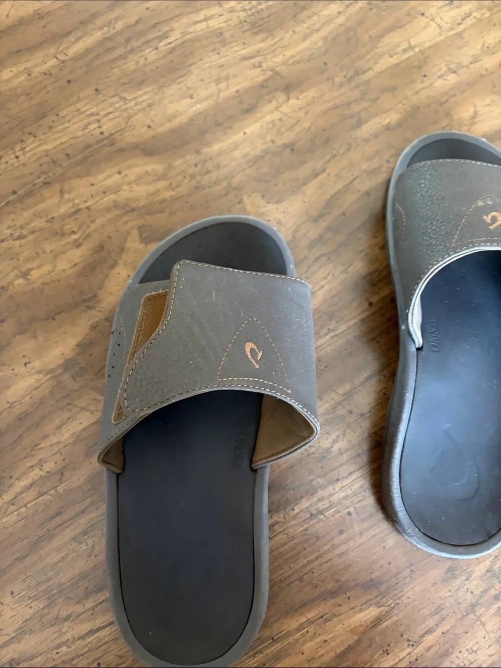 OluKai Nalu Slide Men’s Versatile Brown Slide Sandals